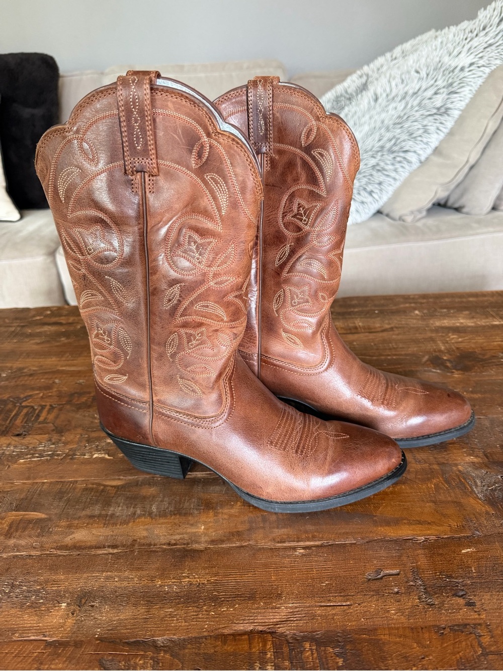 Ariat Chestnut Brown Embroidered Leather Heeled Western Boots